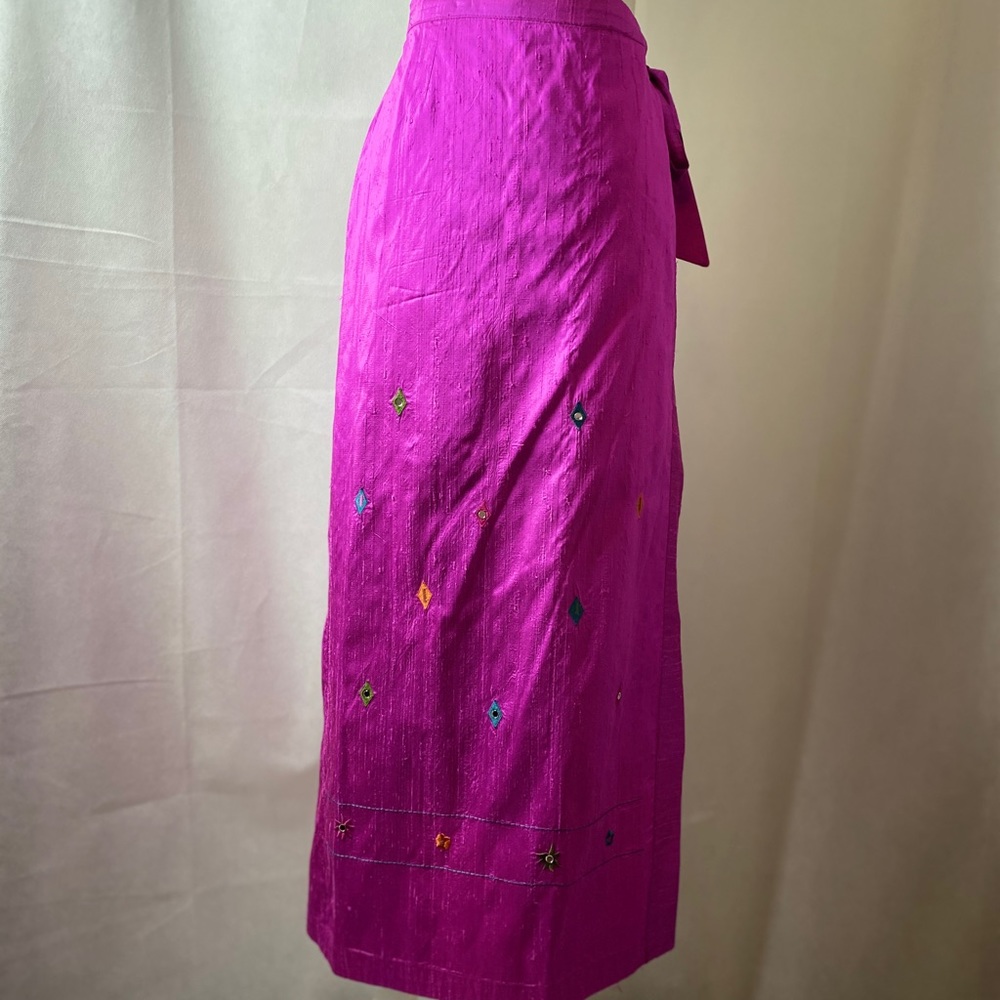 MADE IN HEAVEN 100% silk skirt.